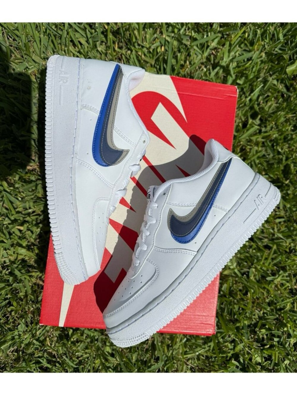 7Y | FITS 8.5 WOMEN'S NIKE AIR FORCE ONE AF1 LOW WHITE BLUE FD0688-100 SNEAKERS